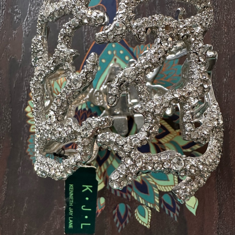 Kenneth Jay Lane Bracelet - Picture 4 of 8